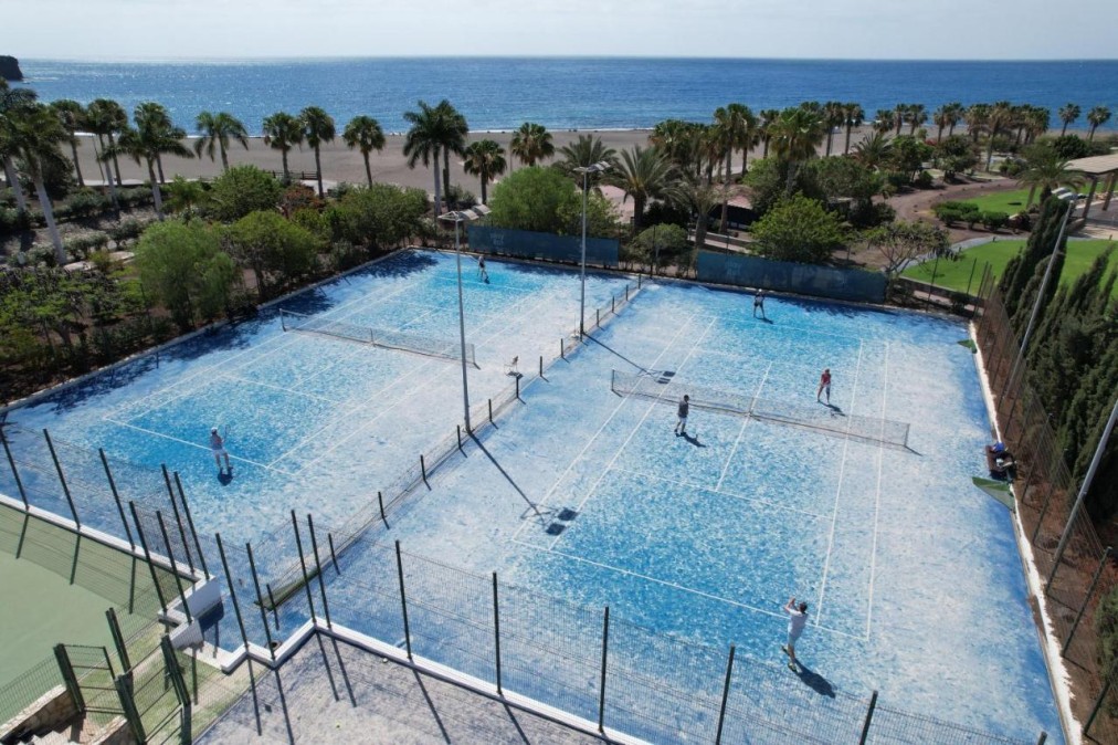 Outdoor tennis courts