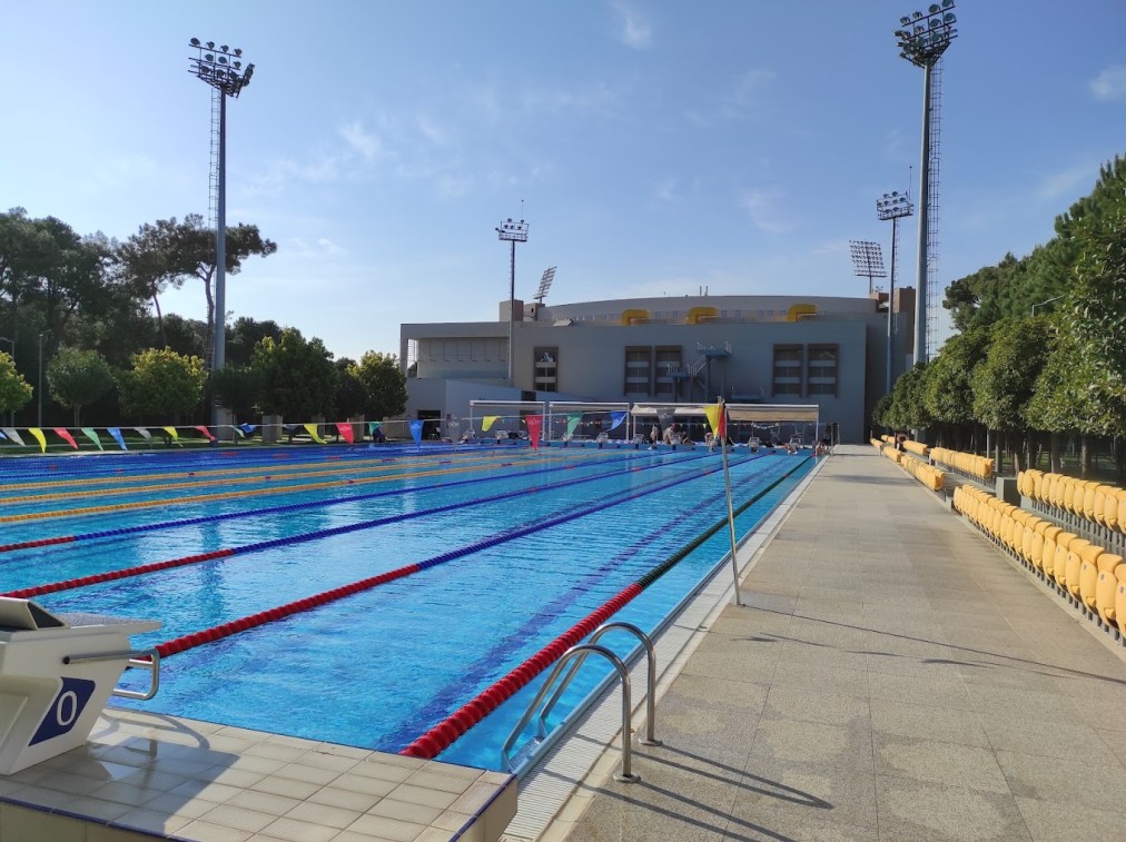 Outdoor Olympic lap pool with lane ropes