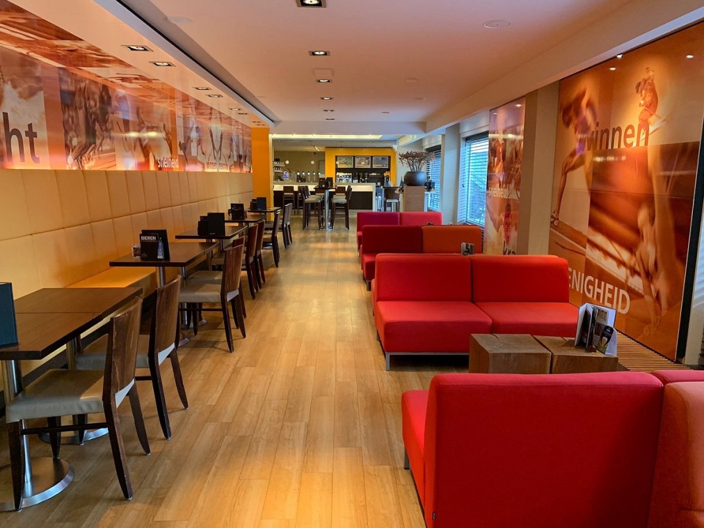 Lounge and bar area