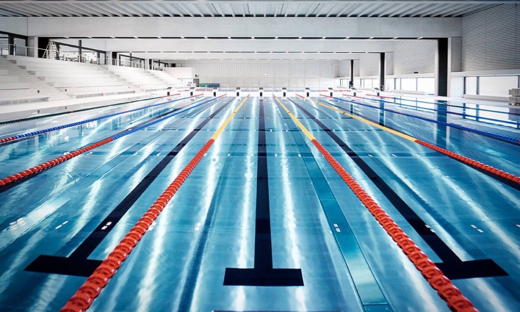 50m competition pool with starting blocks