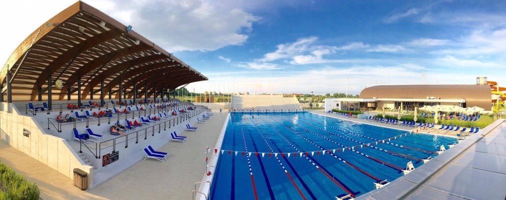 Outdoor 50m pool panorama with grandstand