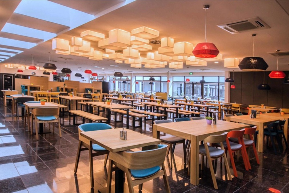 Restaurant dining hall