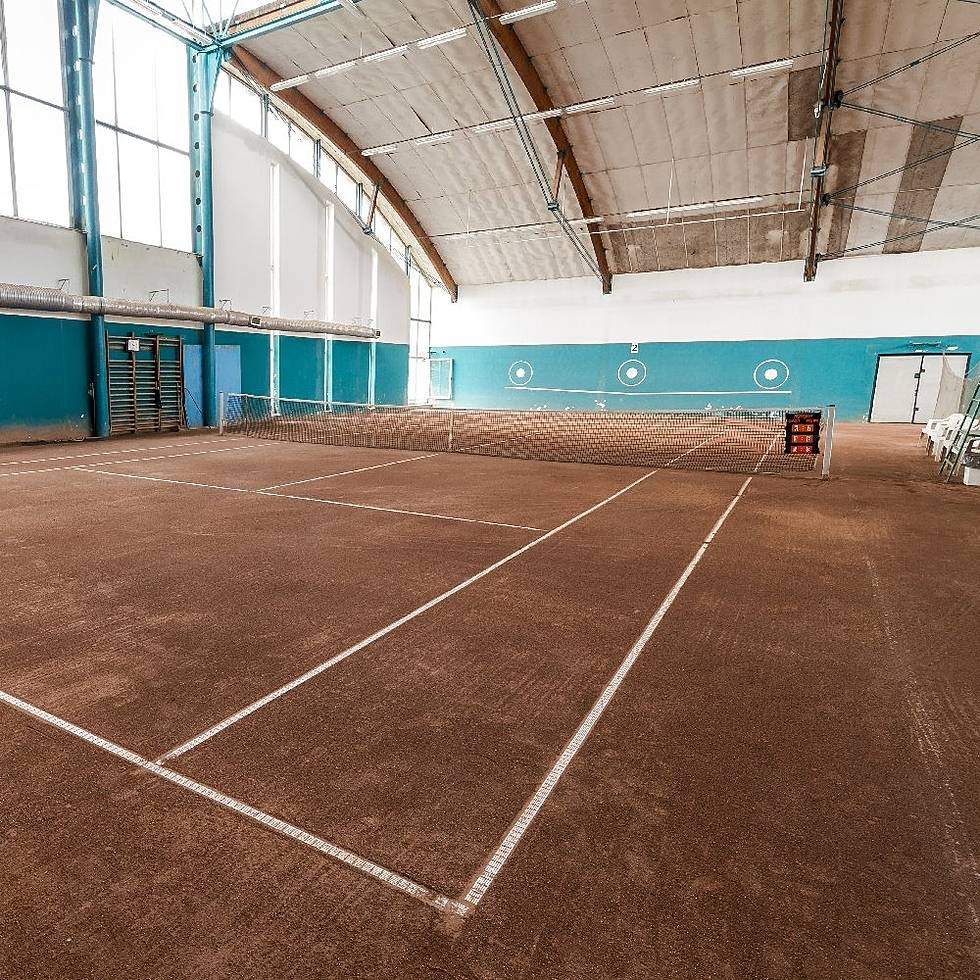Indoor clay tennis court