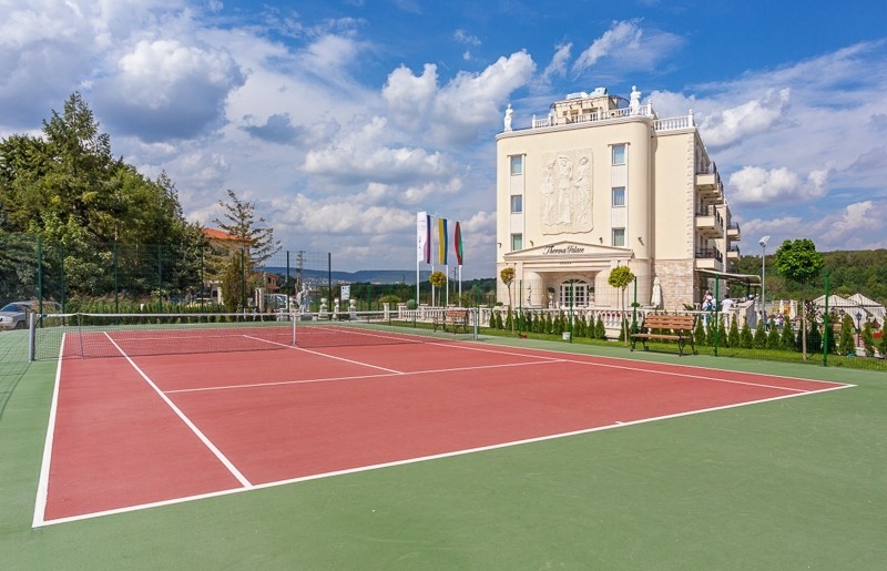 Clay tennis court