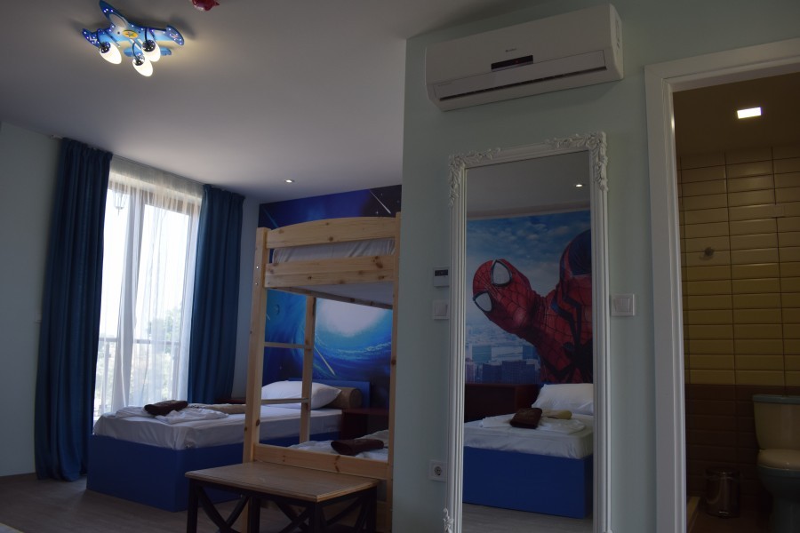 Themed room with bunk bed