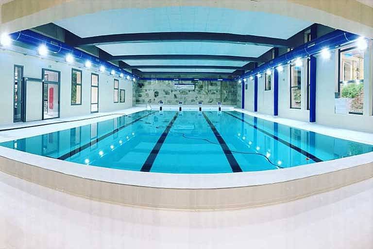 25m training pool with lane ropes