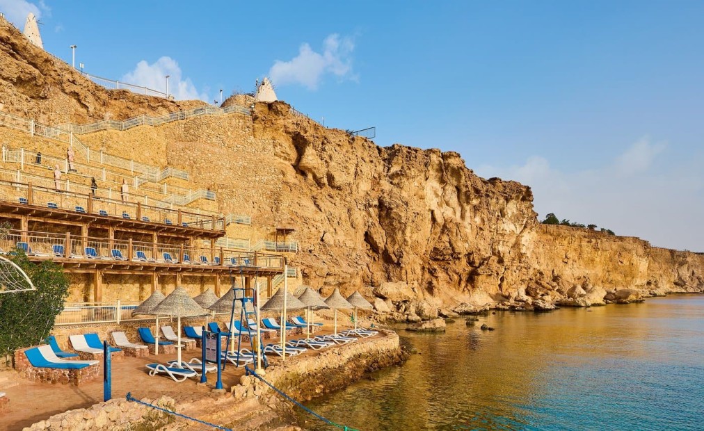 Cliffside beach access