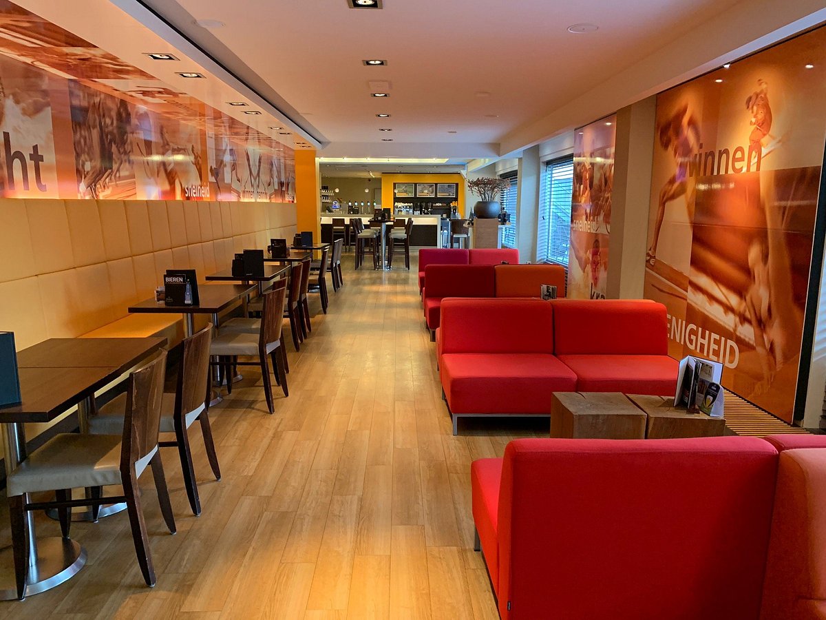 Lounge and bar area