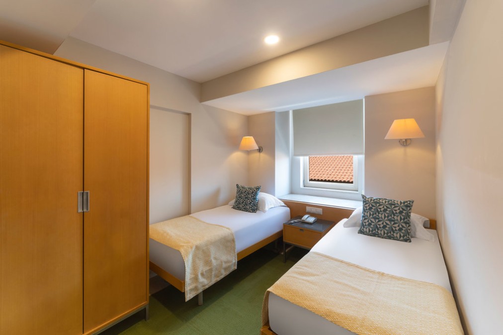 Chambre double avec lits jumeaux