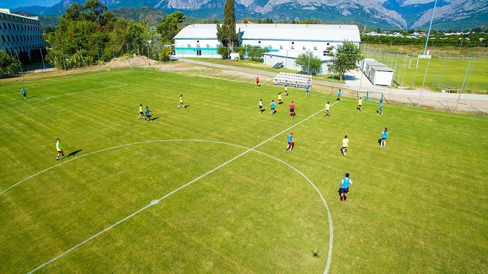 Terrain d'entraînement en gazon