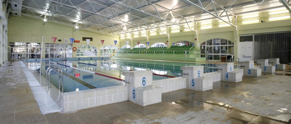 Piscine olympique couverte
